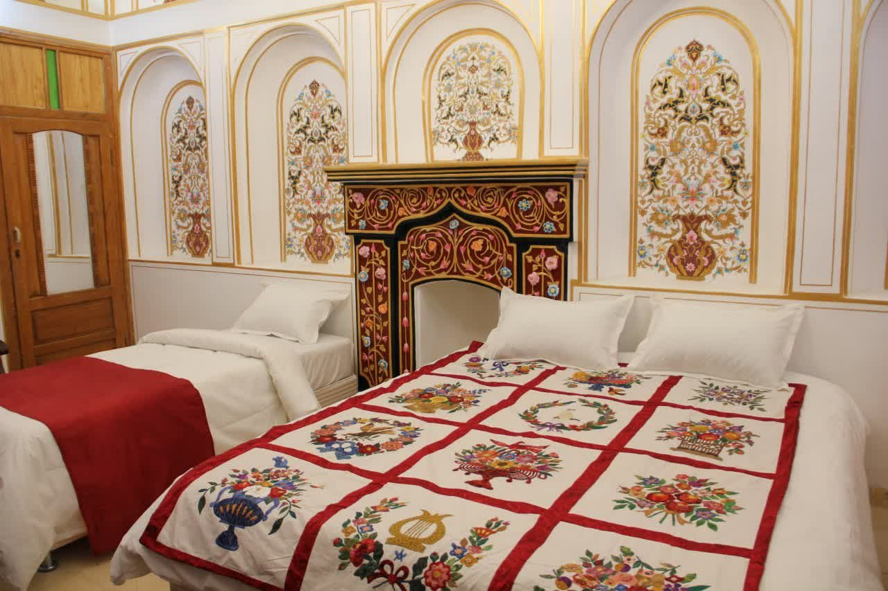 اقامتگاه سنتی حجه فروش - واحد شاه نشین - شاه نشین از داخل 