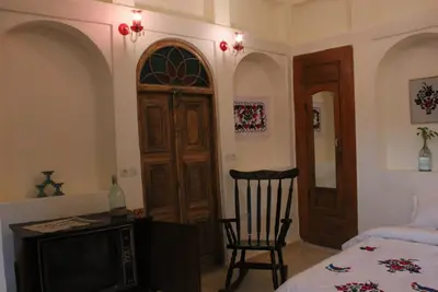 اقامتگاه سنتی حجه فروش - واحد پنجدری