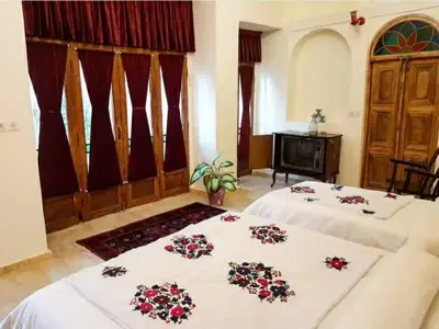 اقامتگاه سنتی حجه فروش - واحد پنجدری