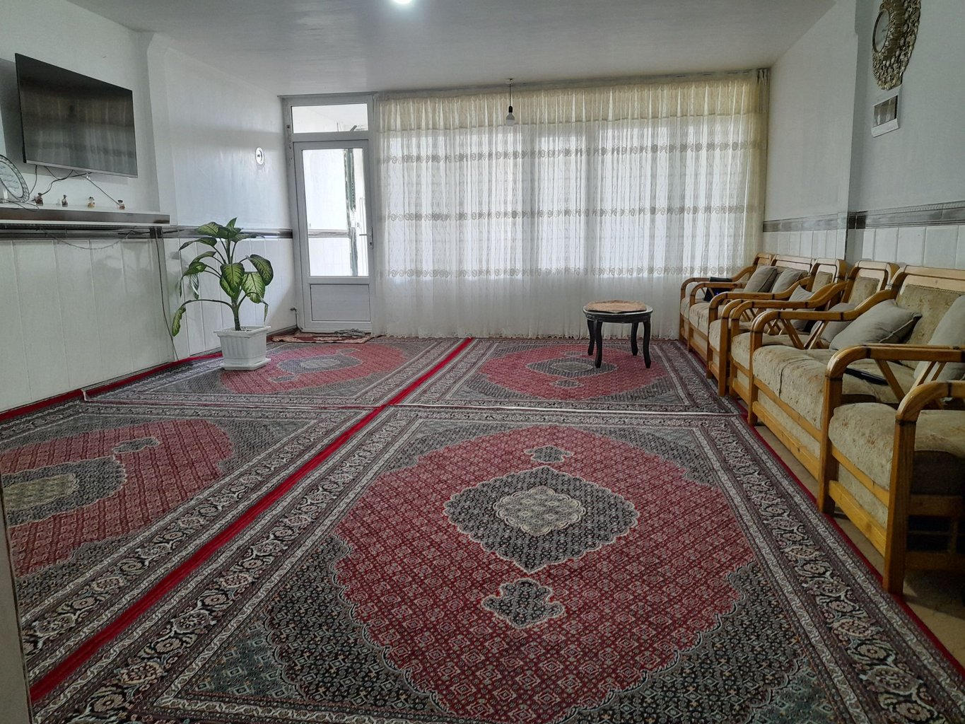 یک خوابه لاله نیار