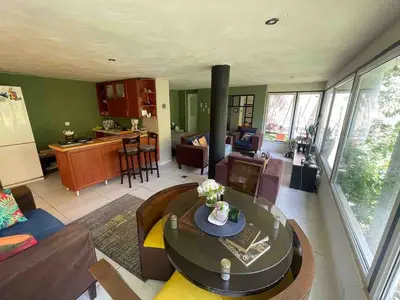 سوئیت فلت شیشه‌ای پله‌ گنجشک