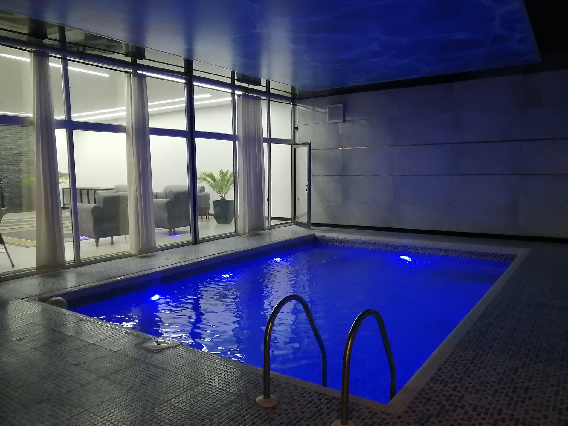 ویلا دوخوابه استخردار آبگرم شاهنامه 76