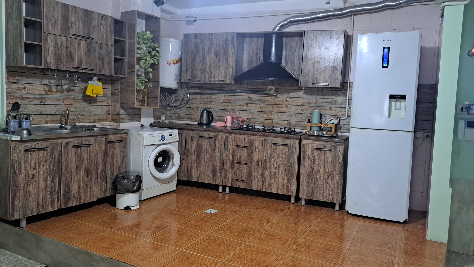 آپارتمان دوخوابه خندق 9