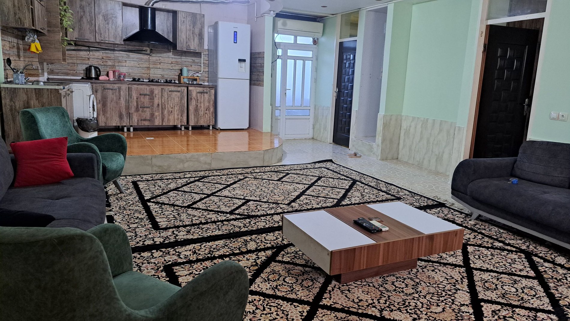 آپارتمان دوخوابه خندق 9