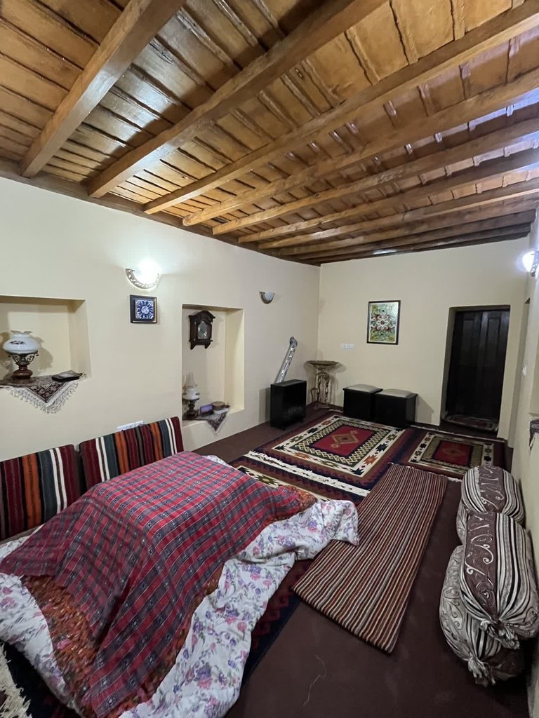 عمارت خانه دوست - واحد پونه - اتاق پونه/ظرفیت ۵ نفر/۲۰ متری