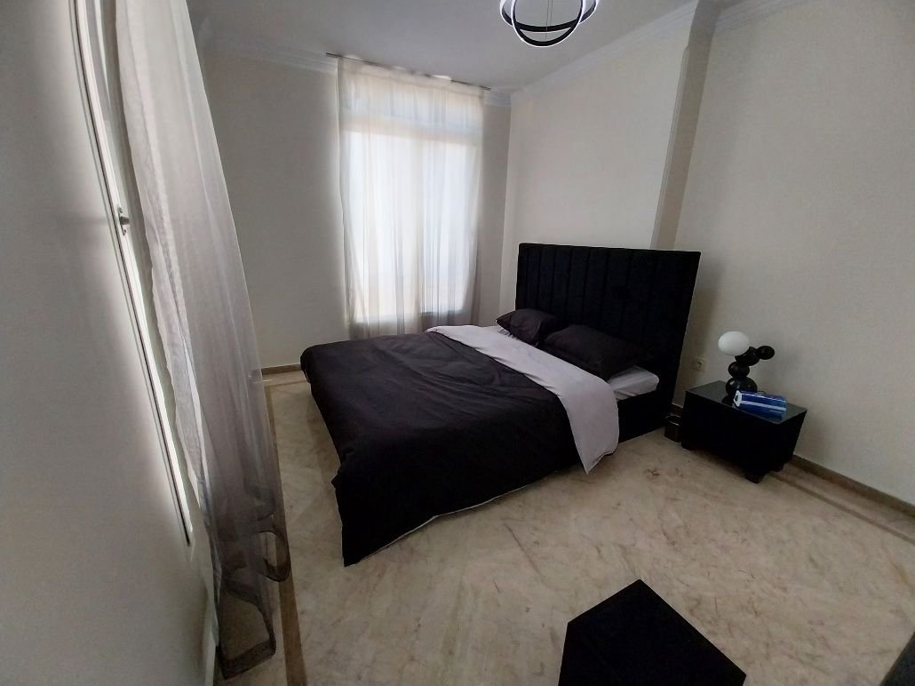 آپارتمان دوخوابه روشا واحد یلدا نجات الهی