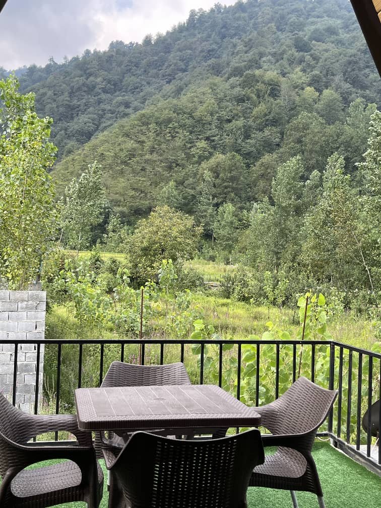 یک خوابه جنگلی جکوزی دار فرید لب رودخانه