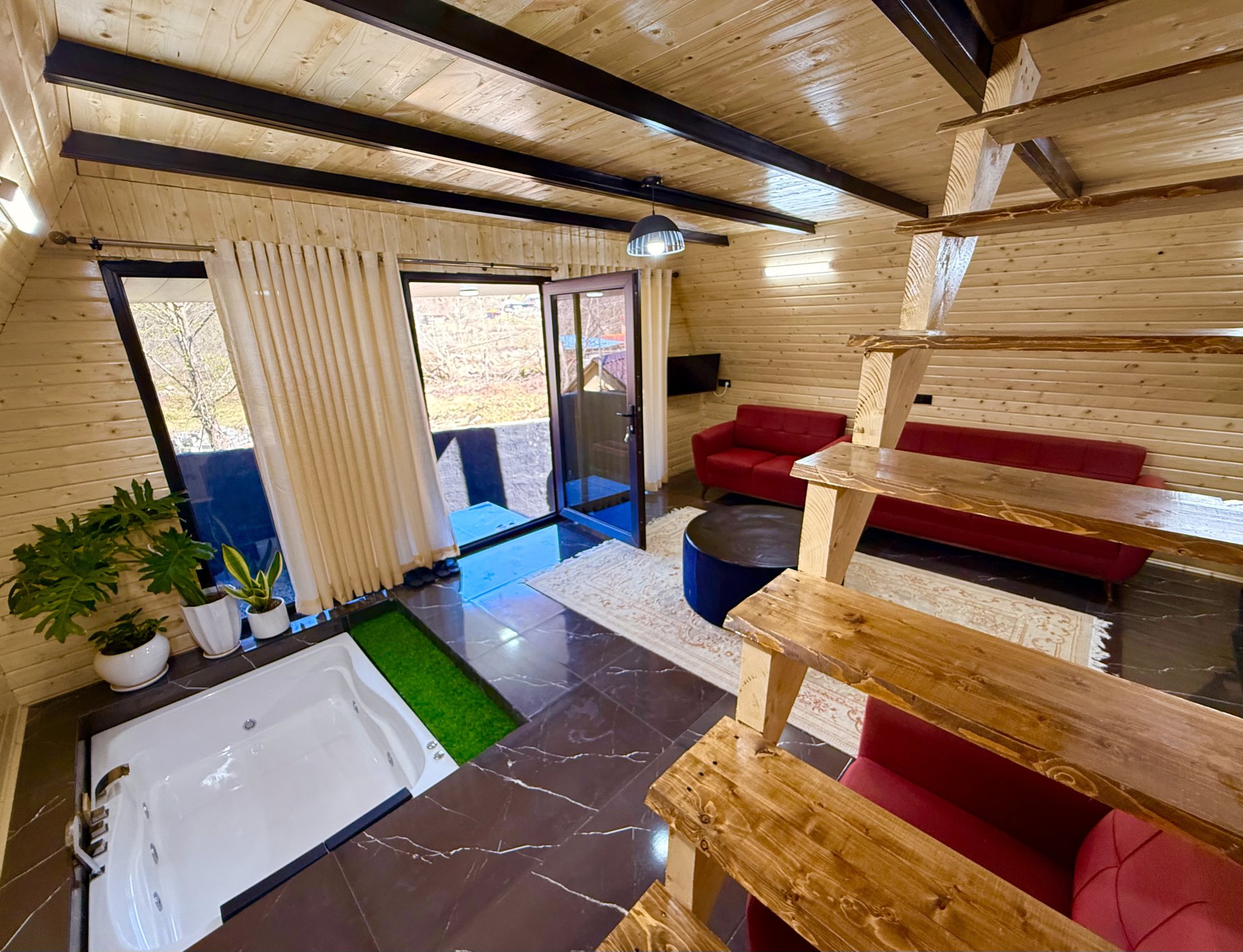 ویلا دوخوابه جنگلی سوئیسی دوبلکس جکوزی دار فرید