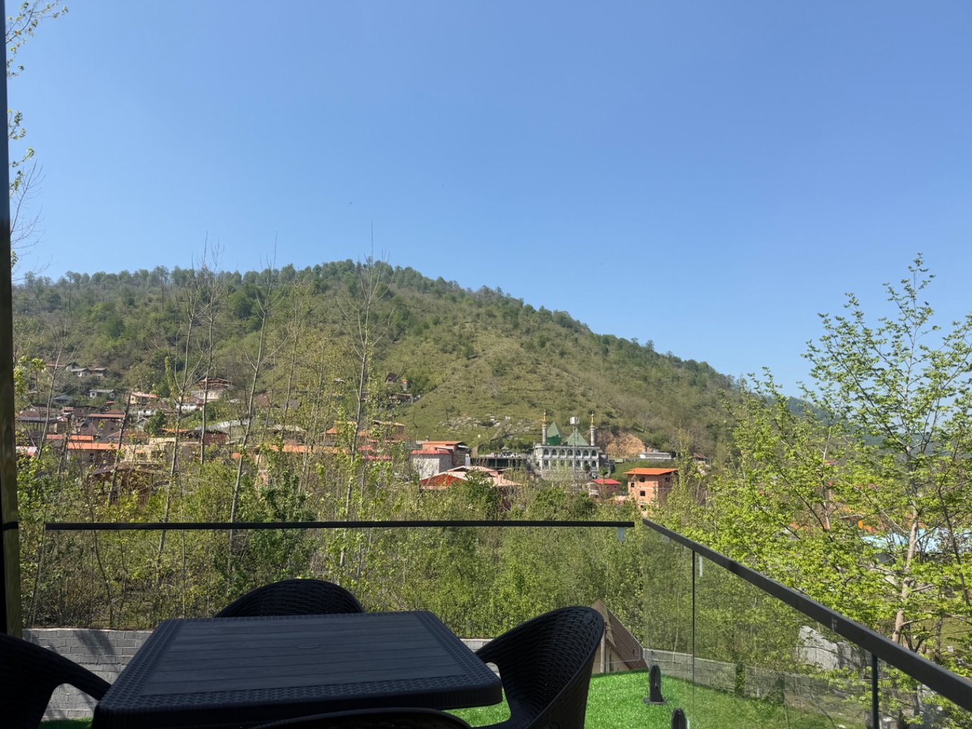 ویلا دوخوابه جنگلی سوئیسی دوبلکس جکوزی دار فرید