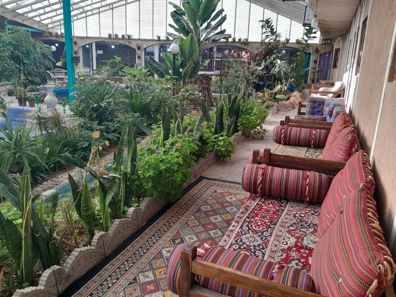 سیمرغ فیروزکوه - واحد سرای بختیاری