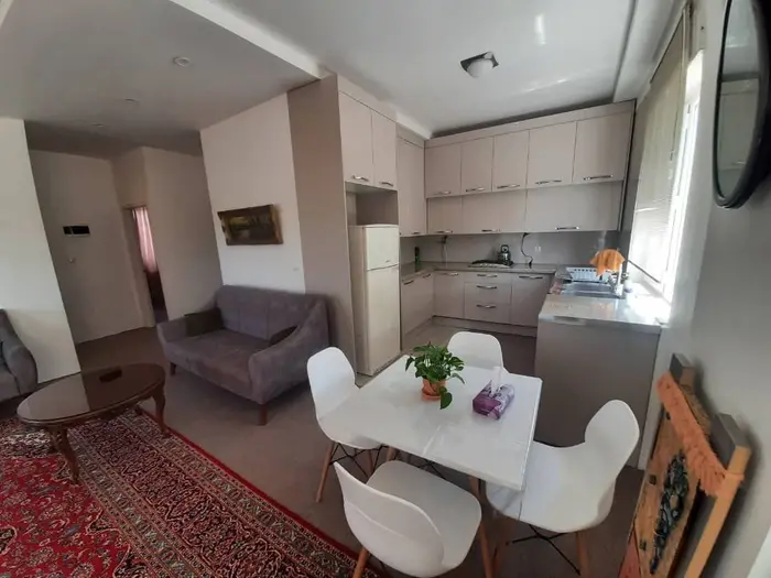 دوخوابه سرای سرسبز - نشیمن