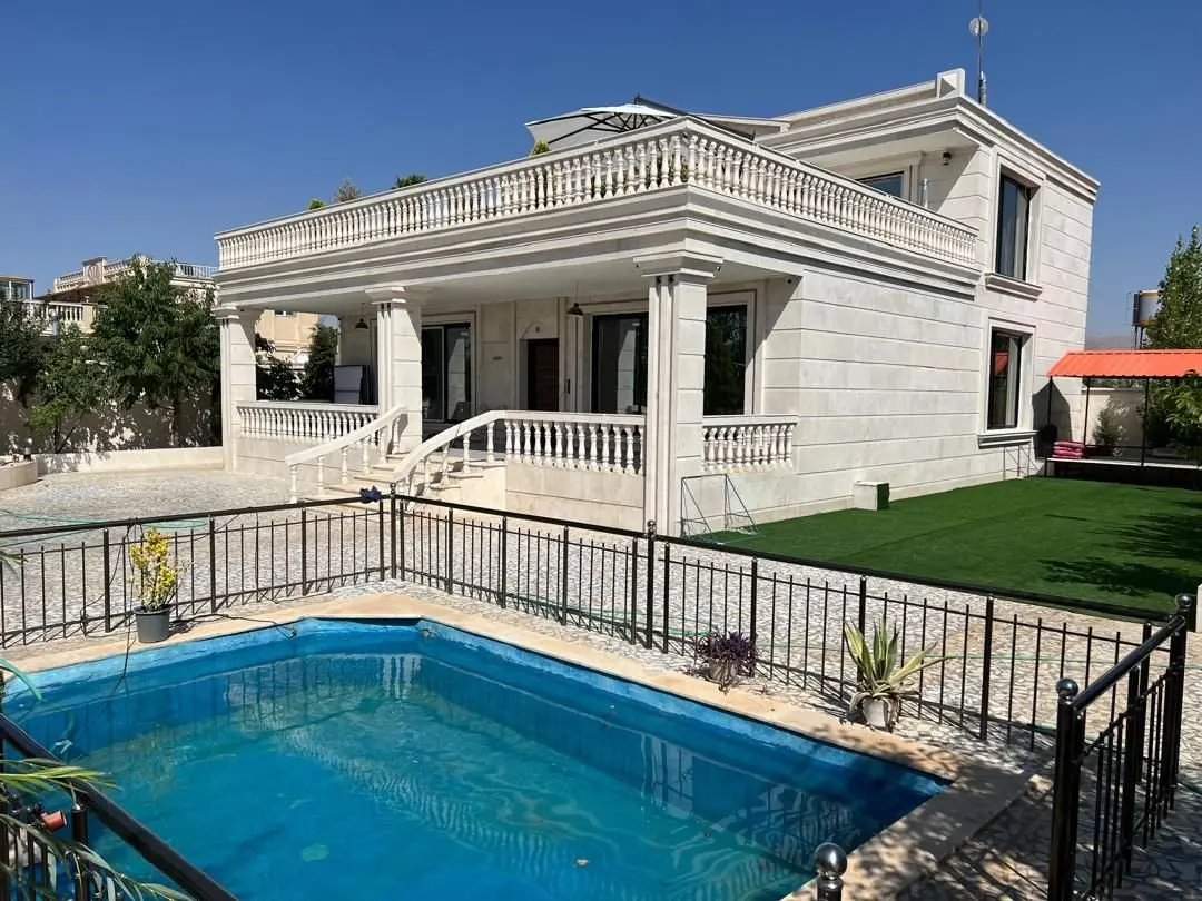 ویلا دوخوابه استخردار آبگرم  کودیان - نمای بیرون