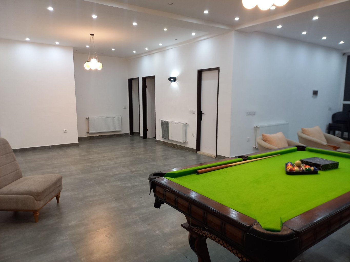 ویلا پنج خوابه استخردار کامبیز