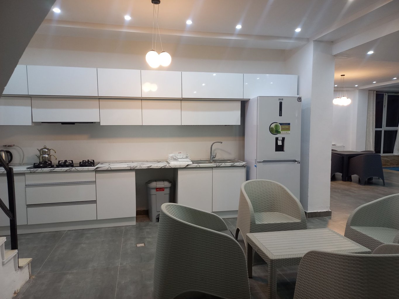 ویلا پنج خوابه استخردار کامبیز