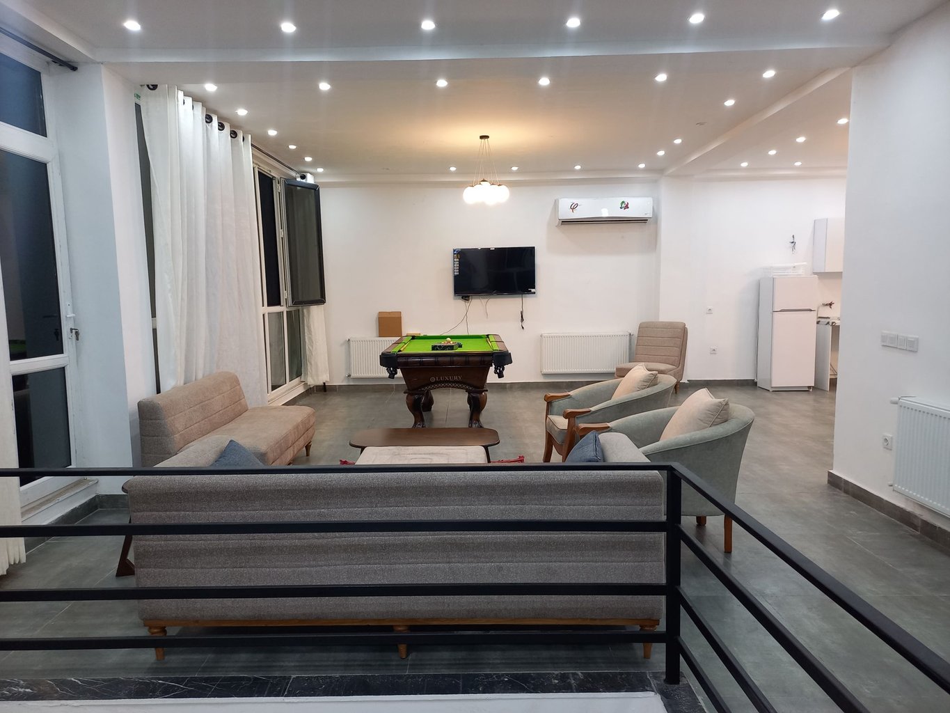 ویلا پنج خوابه استخردار کامبیز