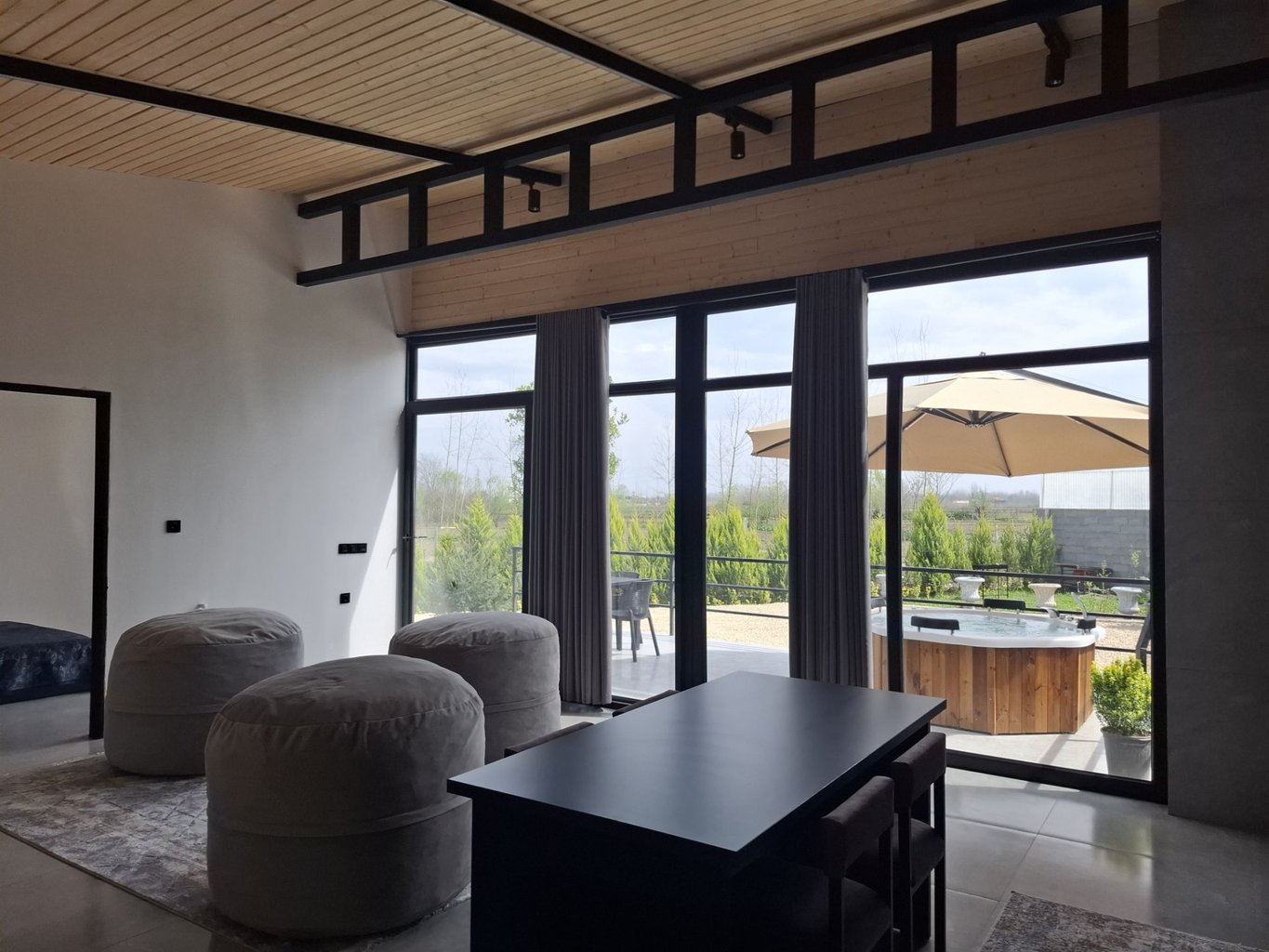 ویلا یک خوابه کشمش