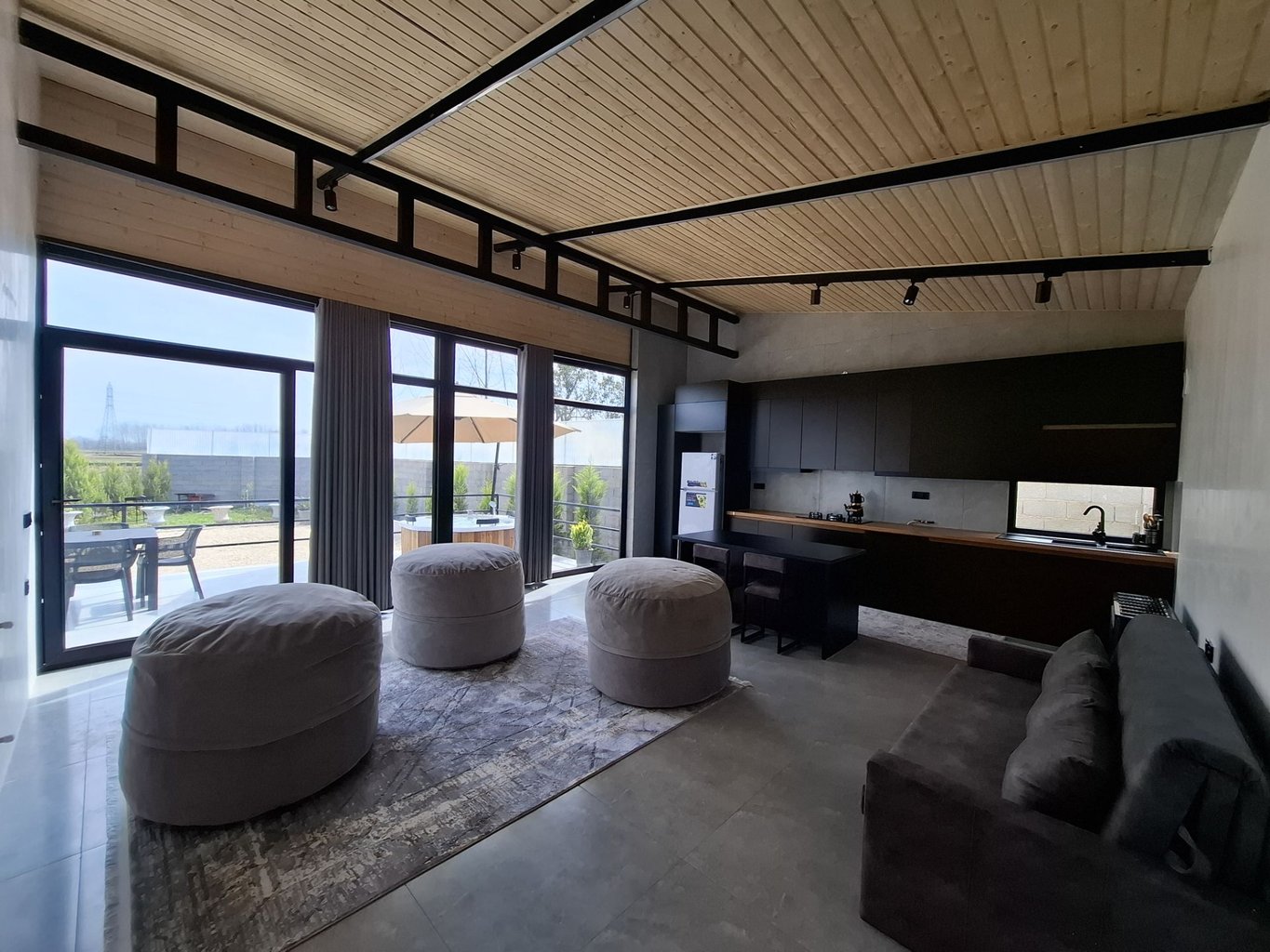 ویلا یک خوابه کشمش