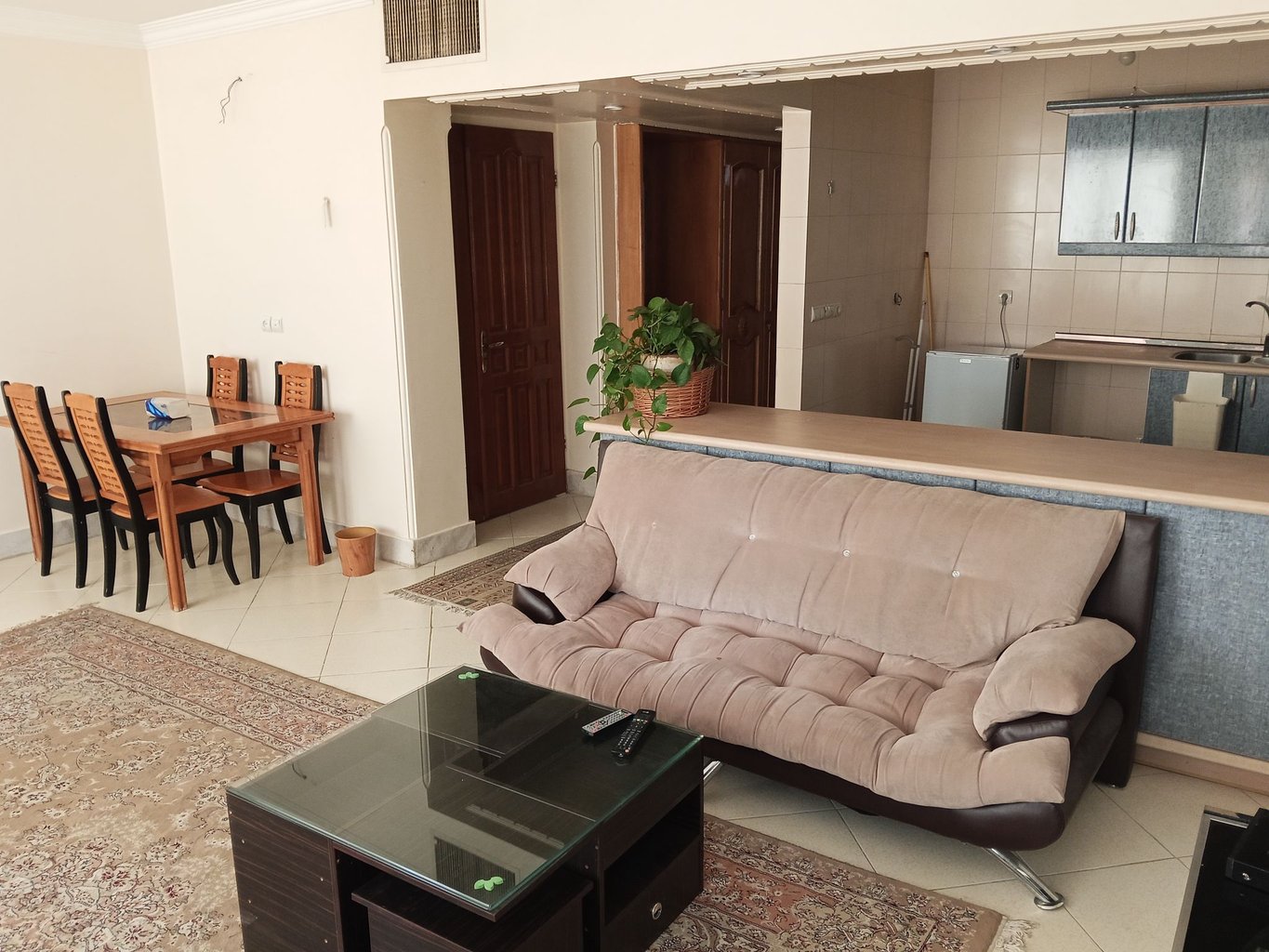 آپارتمان دوخوابه سیاوش2