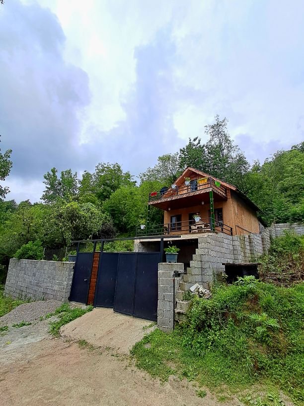 کلبه یک خوابه جنگلی جکوزی دار ایت