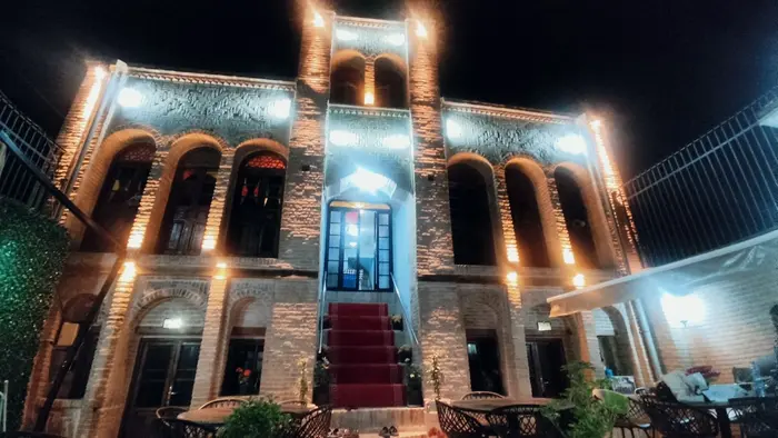 اقامتگاه سنتی مونگ - واحد کُنجی - نمای هتل