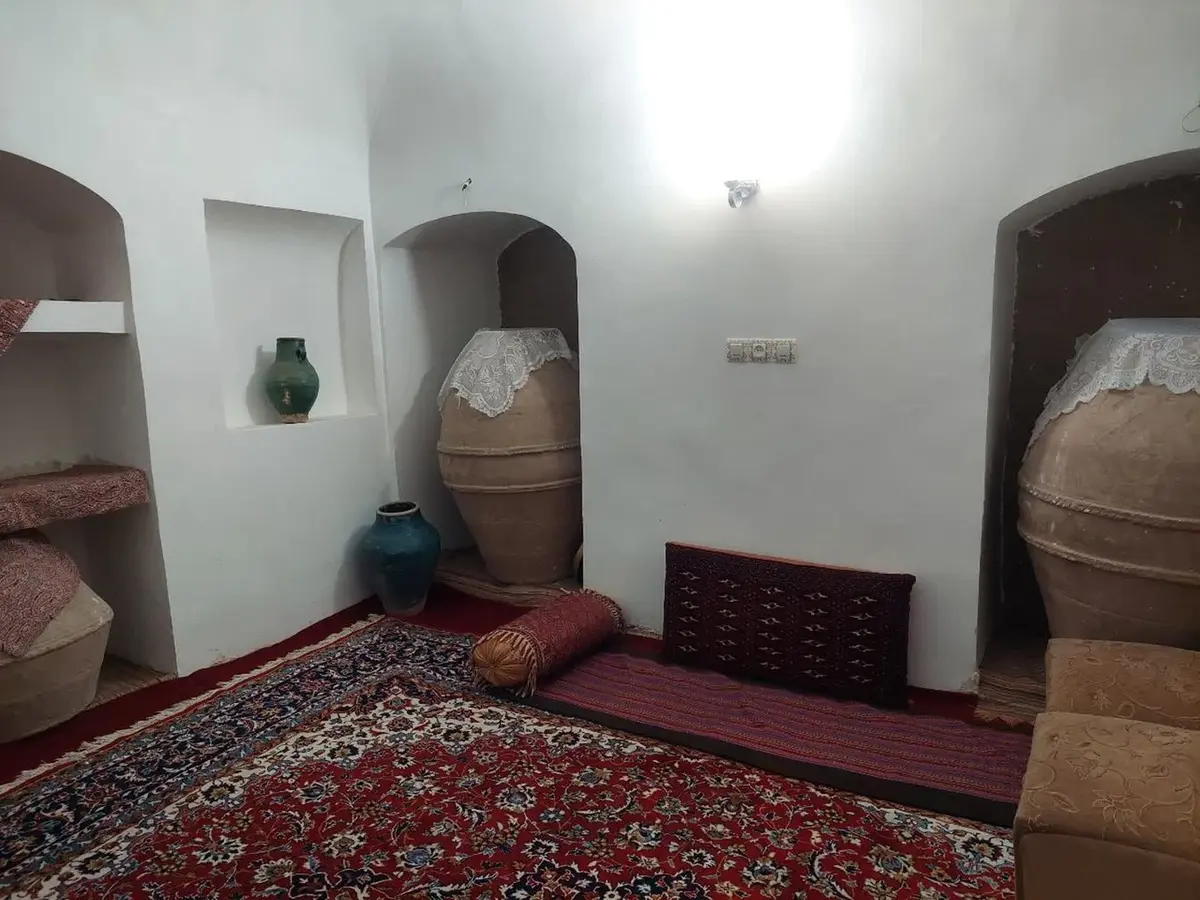 عمارت دلگشای ماهان - واحد خمره‌‌ها چهارنفره - نمایی از سوییت خمره‌ای دلگشا، بدون پنجره