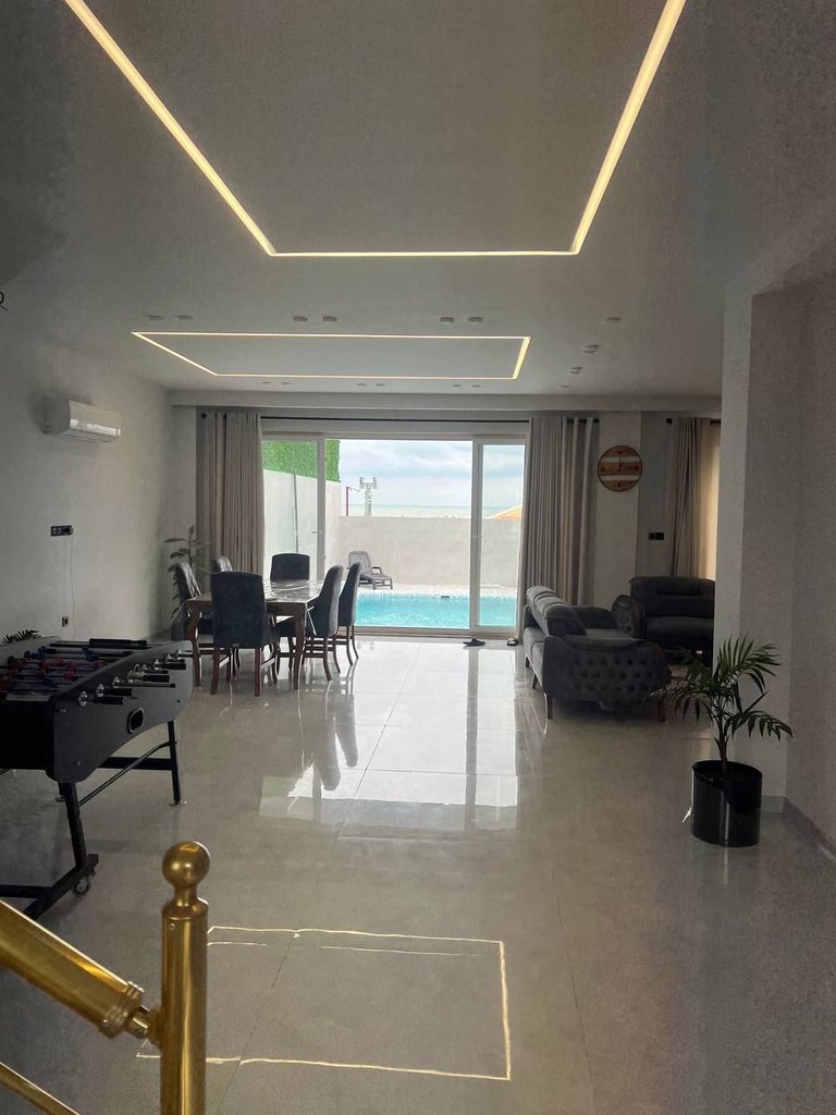 ویلا سه خوابه ساحلی استخردار آبگرم طوفان