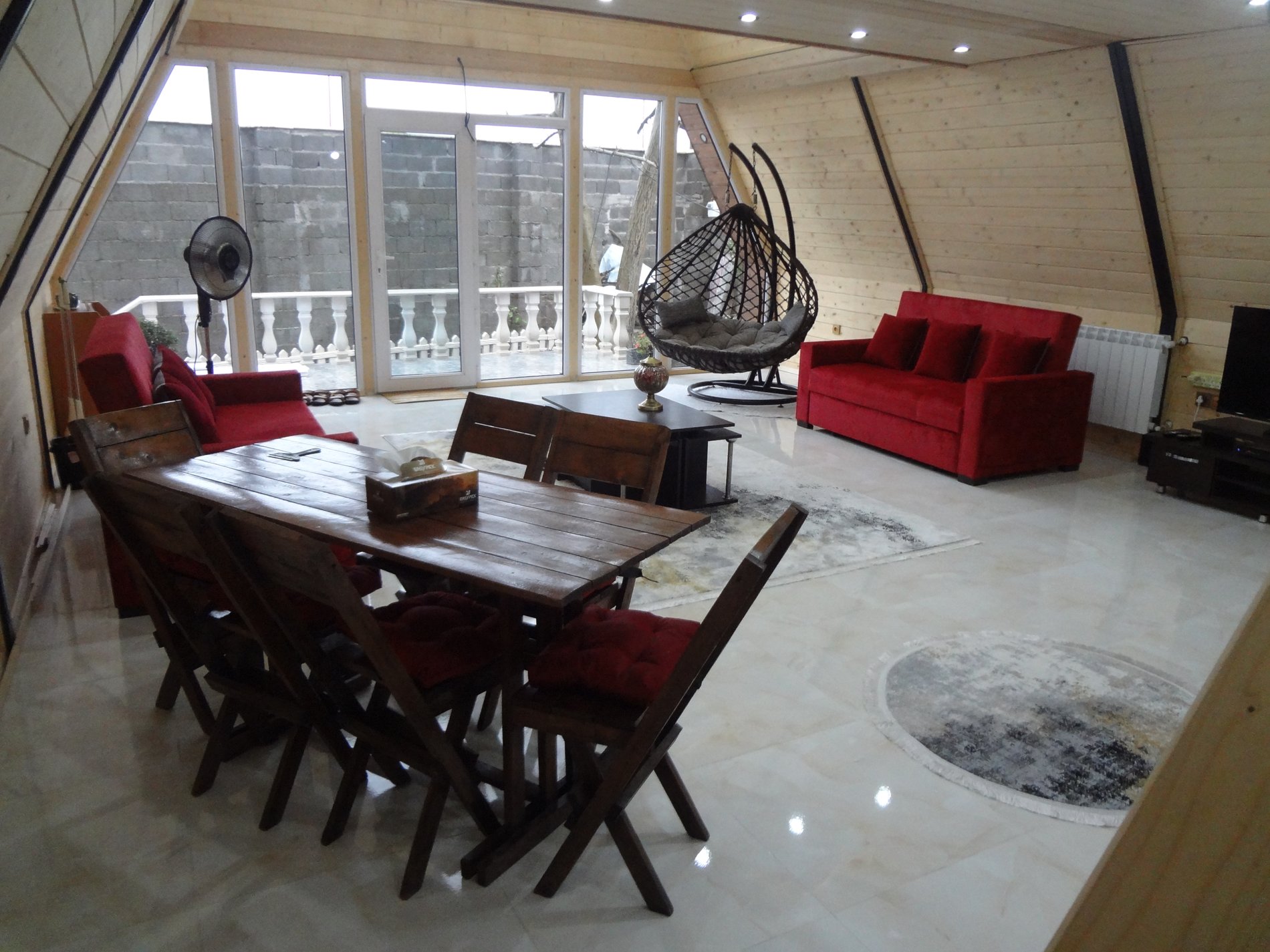 کلبه یک خوابه دوبلکس  با بوی چوب