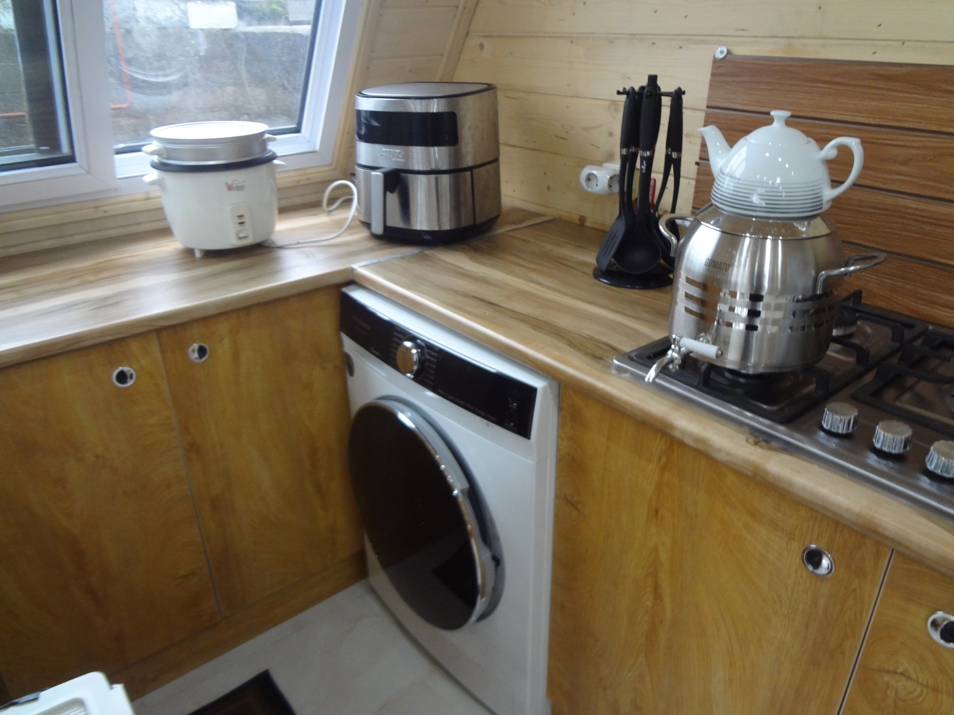 کلبه یک خوابه دوبلکس  با بوی چوب