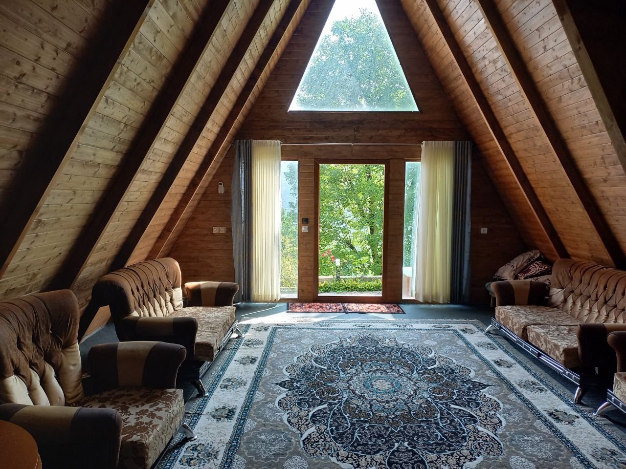 یک خوابه سوئیسی جکوزی دار دوقلو ها