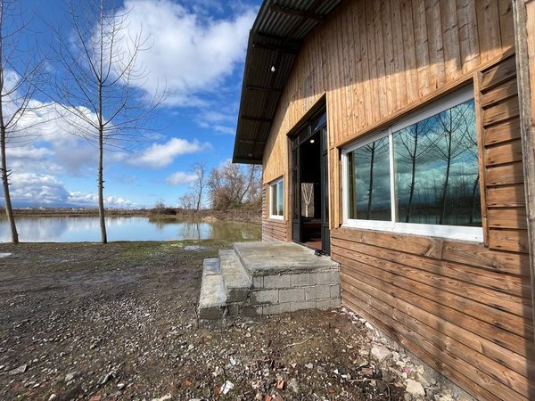 کلبه یک خوابه جنگلی کنار واحد 104