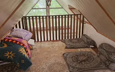 کلبه یک خوابه دوبلکس جنگلی کنار اتاق 102