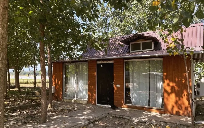 کلبه یک خوابه دوبلکس جنگلی کنار اتاق 102