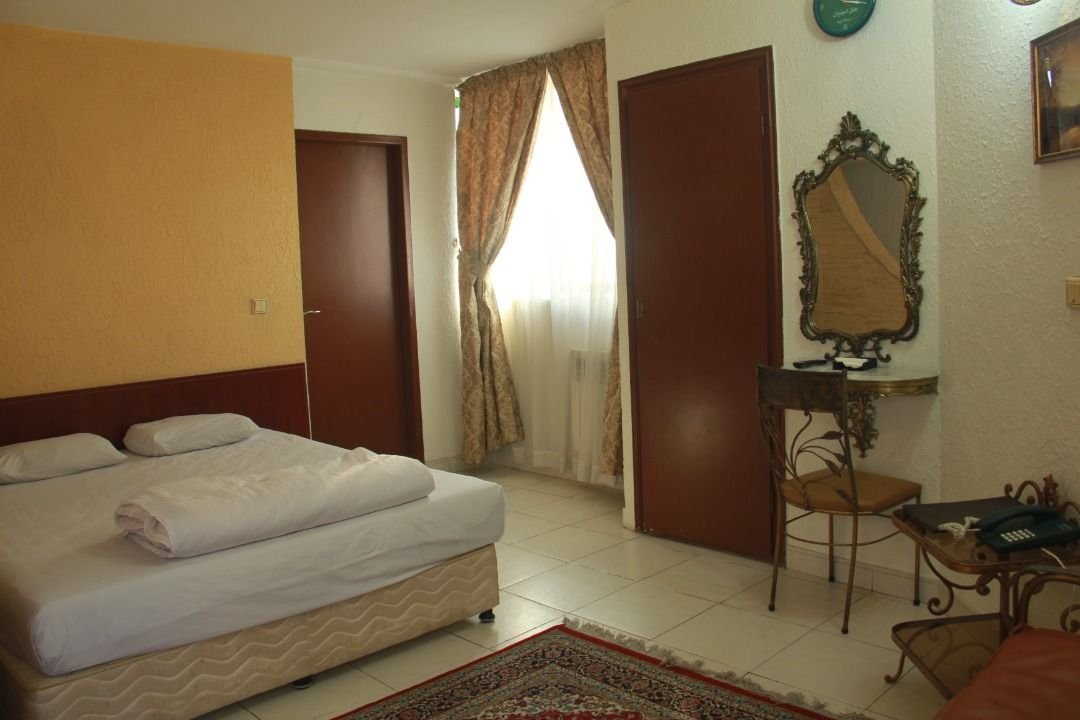 سوئیت چهار تخت امینیان ۳۸