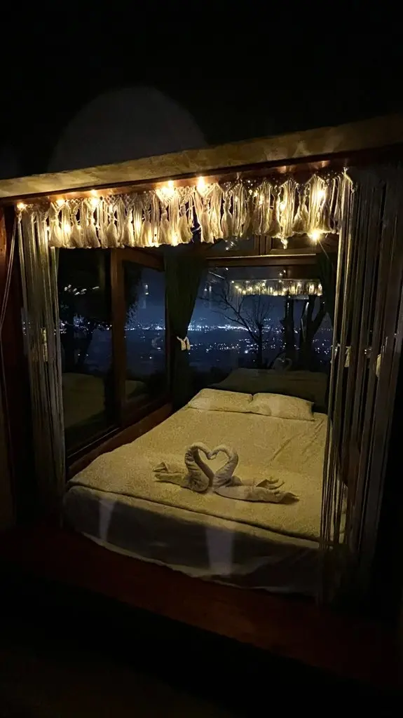 کلبه اکولاژ سقف شیشه ای طلوع دیزه