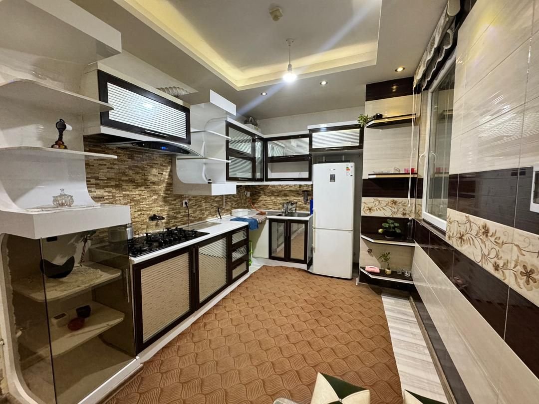 آپارتمان دوخوابه استخردار آبگرم رادین 3