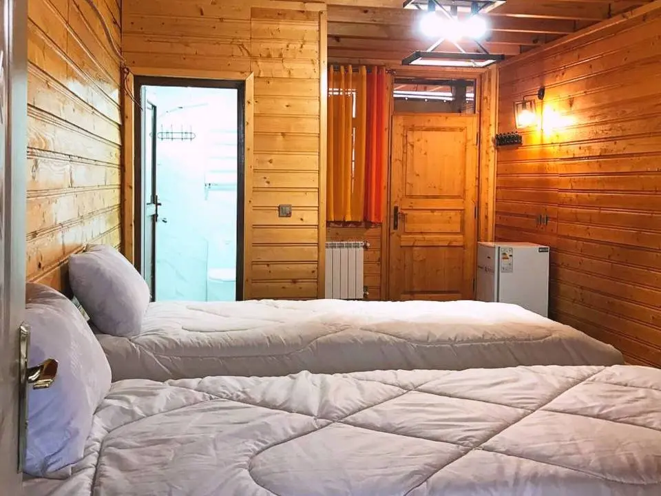 بوم گردی گیل خاتون واحد گیل ماه 1