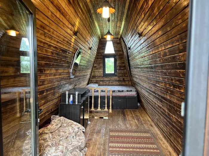 کلبه یک خوابه سوئیسی حسام