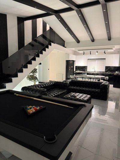 ویلا سه خوابه جکوزی دار بلک اند وایت