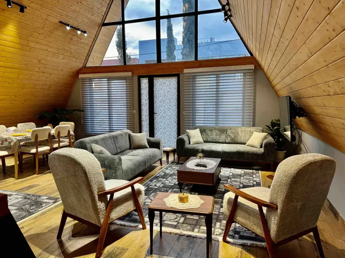 کلبه سه خوابه دوبلکس سوئیسی عارفان - انتخاب عنوان تصویر