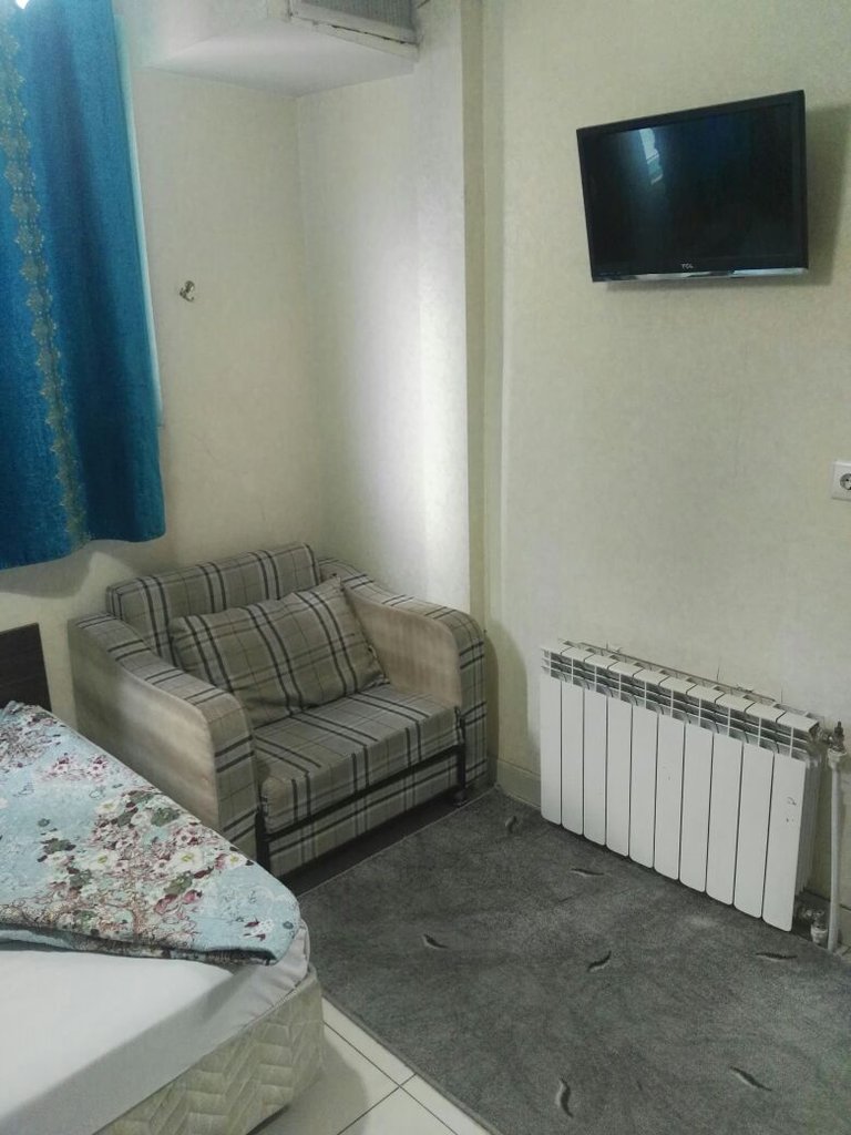 مسافرخانه کهربا واحد 103