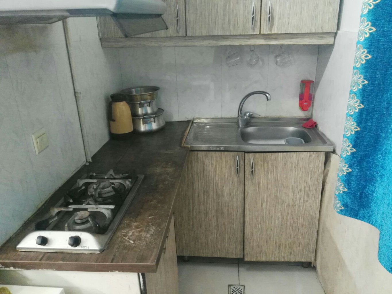 مسافرخانه کهربا واحد 104