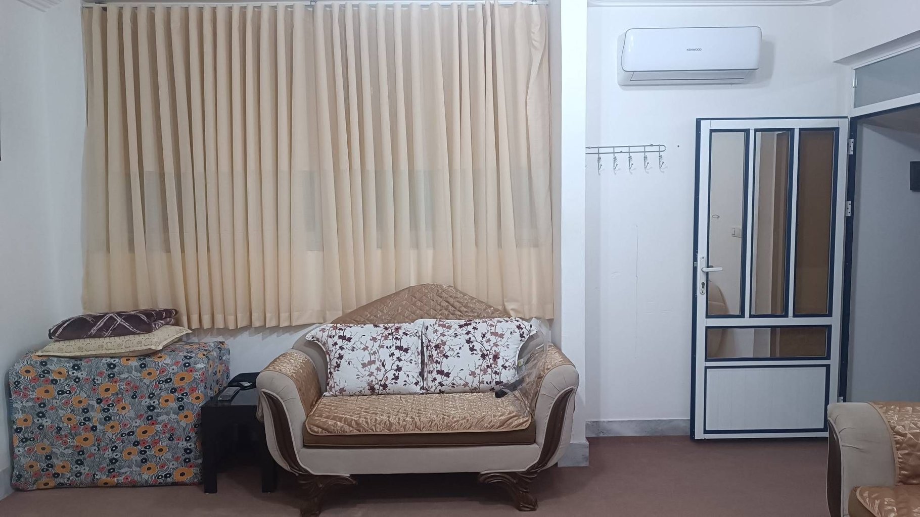 سوئیت فلت روستایی جنگلی لفور - اسپلیت، راحتی دو نفره و لحاف تشک