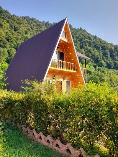 کلبه دوخوابه سوئیسی گلزار