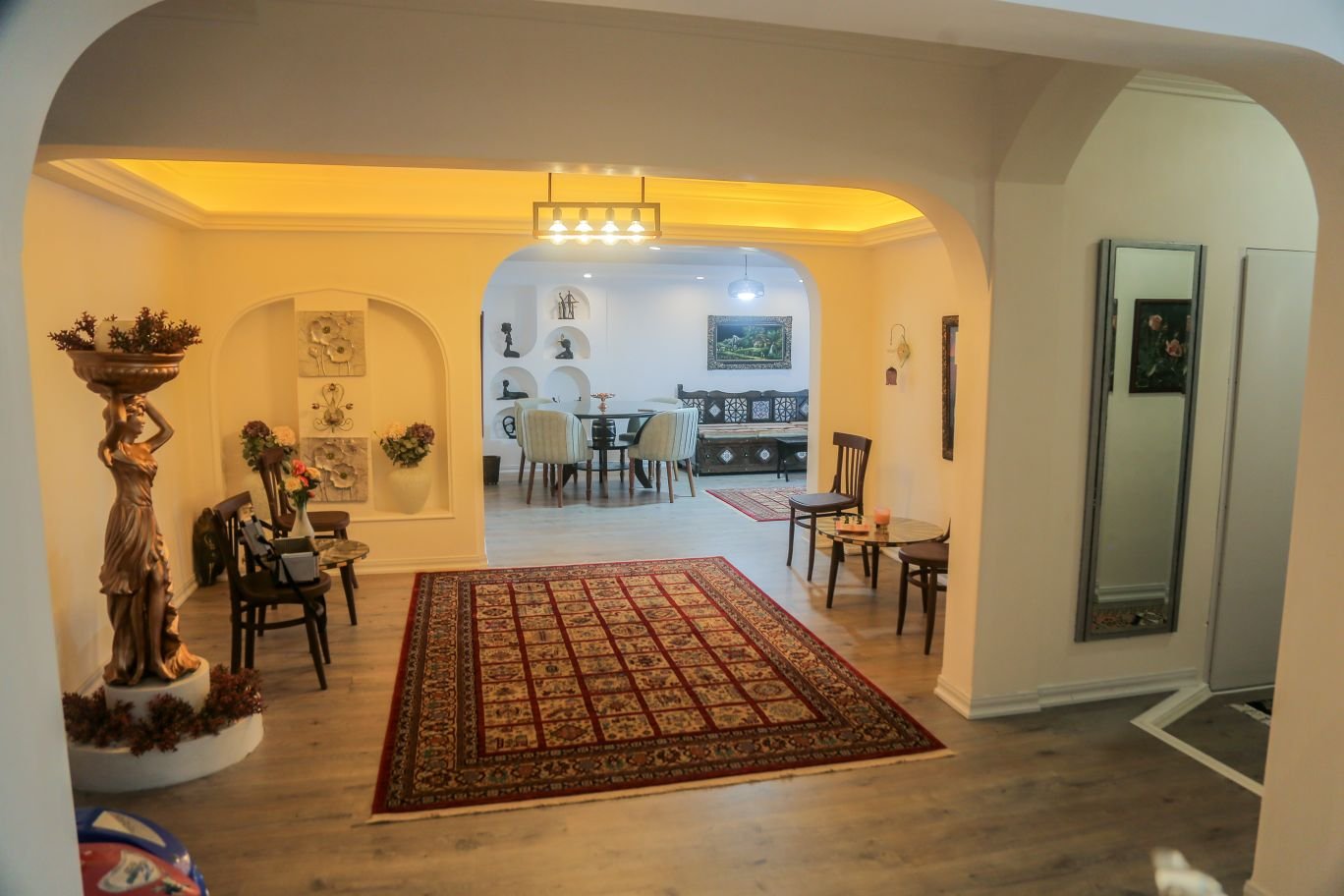 ویلا سه خوابه عمارت سفید