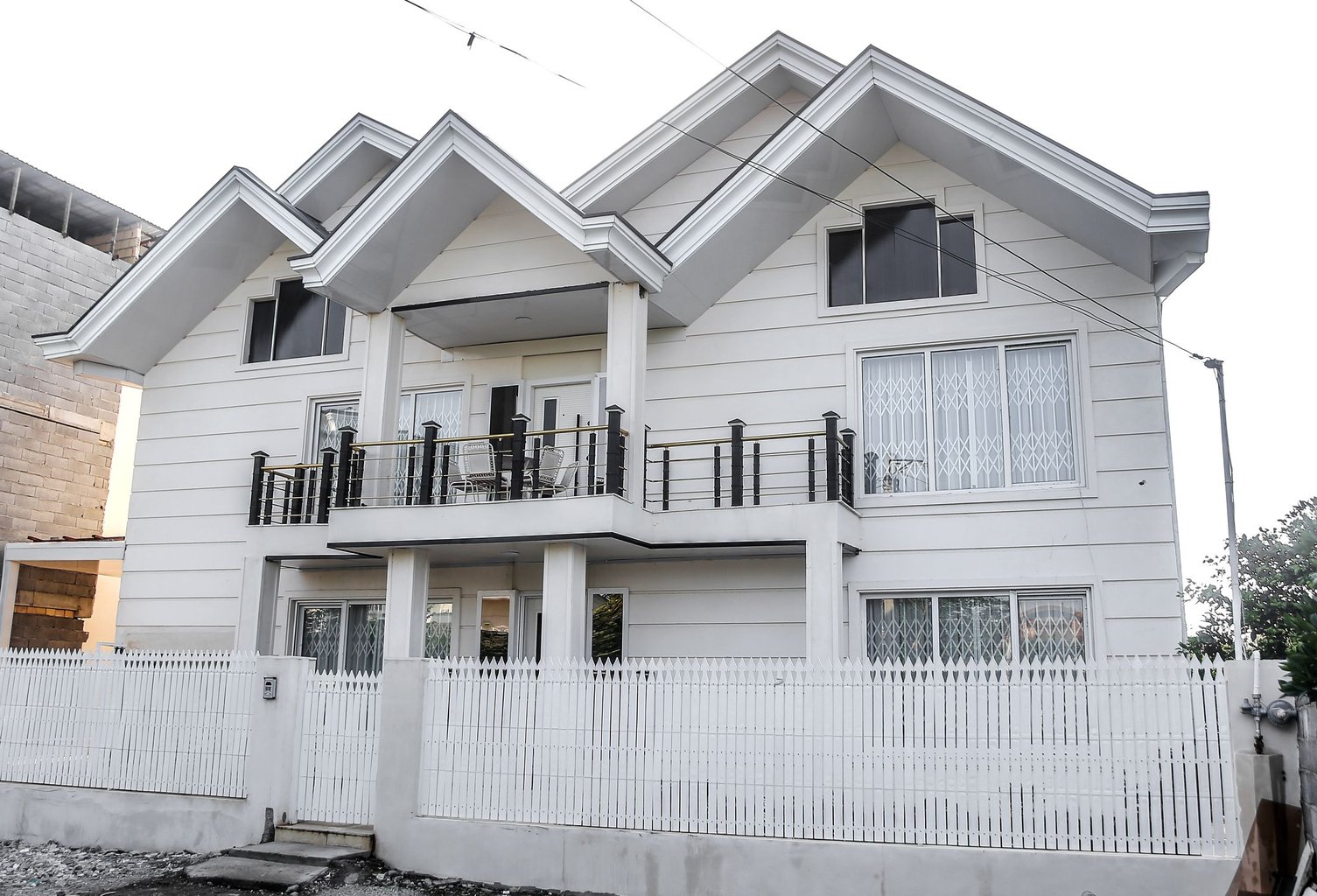 ویلا سه خوابه عمارت سفید