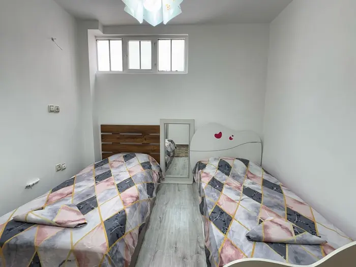 آپارتمان یک خوابه هفت تیر 13