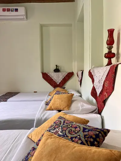 اقامتگاه سنتی پسین - واحد سه تخته بالا