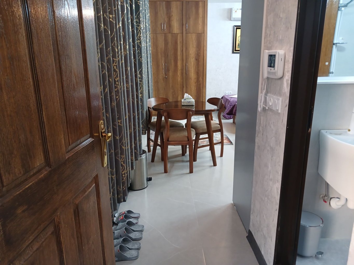 سوئیت فلت یاس کبود 3