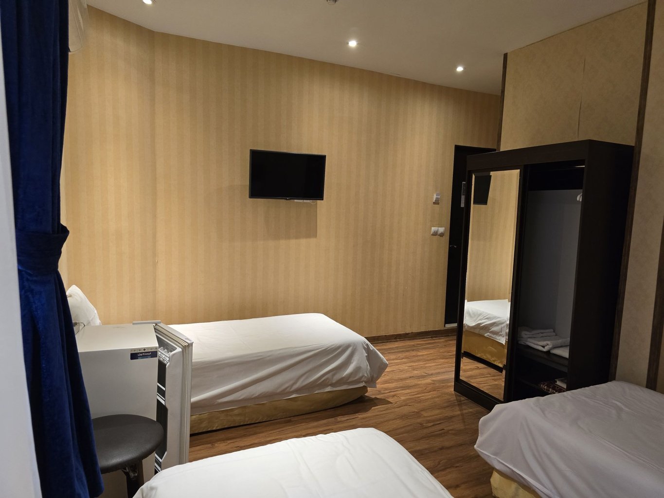 مجتمع اقامتگاهی سپند نجات اللهی - اتاق سه تخته 3