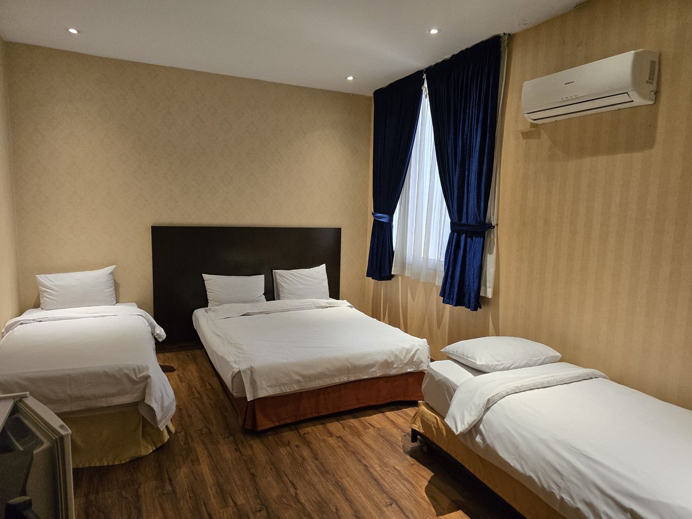 مجتمع اقامتگاهی سپند نجات اللهی - واحد چهارتخته 3